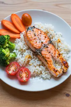 Delicious Salmon Over Rice with Vegetables meal