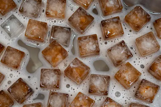 Close-Up Ice Cube Tray Grid ice cubes arrangement