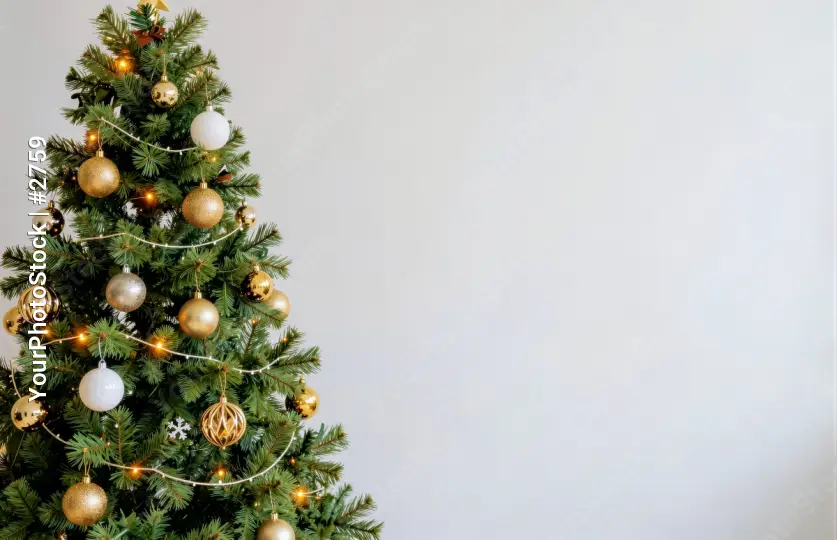 Festive Christmas Tree Decoration with Ornaments and Lights