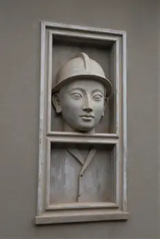 Peaceful Man's Face Sculpture minimalist hard hat