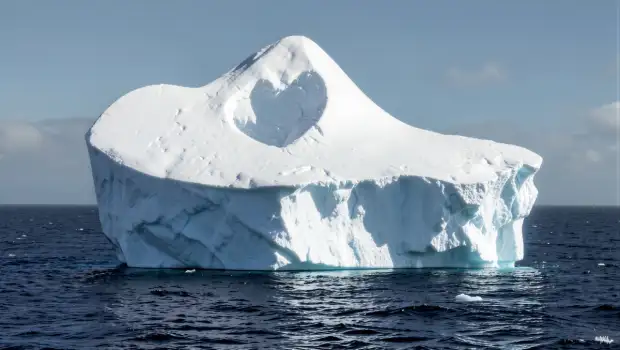 Icyberg in the Ocean with hearth shape